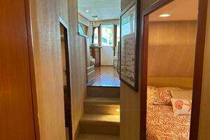 2004 Cabo 48 Flybridge thumbnail 39