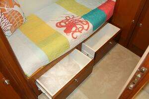 2004 Cabo 48 Flybridge thumbnail 29