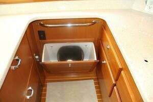 2004 Cabo 48 Flybridge thumbnail 20