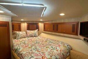 2004 Cabo 48 Flybridge thumbnail 30