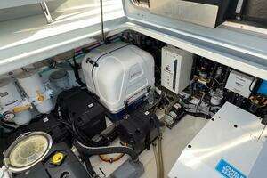 2025 Targa 37 Flybridge thumbnail 27