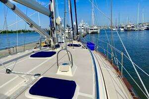 2006 Island Packet 440 thumbnail 21