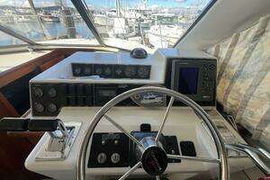 1994 Carver 370 Voyager thumbnail 5