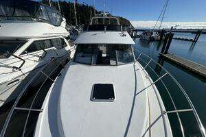 1994 Carver 370 Voyager thumbnail 4