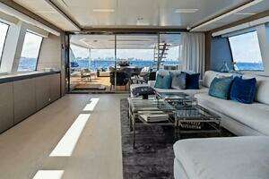 2022 Custom Line Navetta 37 thumbnail 8