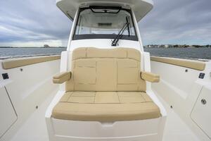 2019 Pursuit S 328 thumbnail 9