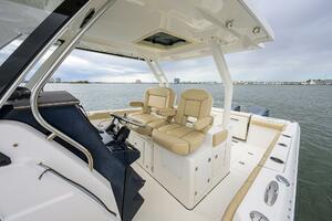 2019 Pursuit S 328 thumbnail 52