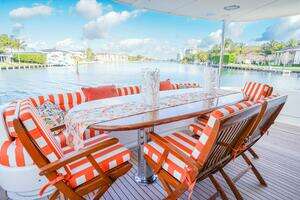 2004 Lazzara Yachts 80 SL thumbnail 12