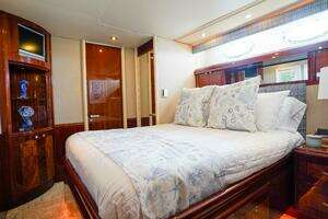 2004 Lazzara Yachts 80 SL thumbnail 48