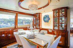 2004 Lazzara Yachts 80 SL thumbnail 28