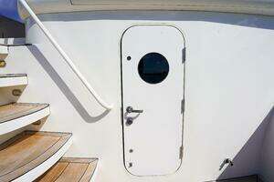 2004 Lazzara Yachts 80 SL thumbnail 10