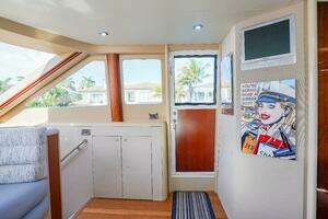 2004 Lazzara Yachts 80 SL thumbnail 33