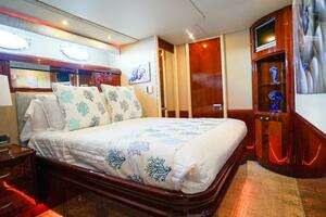 2004 Lazzara Yachts 80 SL thumbnail 47