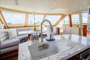 2004 Lazzara Yachts 80 SL thumbnail 31