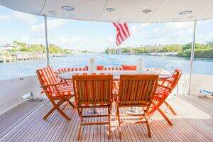 2004 Lazzara Yachts 80 SL thumbnail 14
