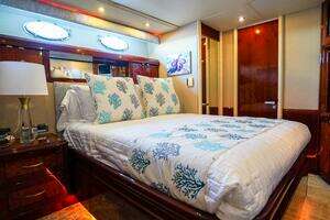 2004 Lazzara Yachts 80 SL thumbnail 52