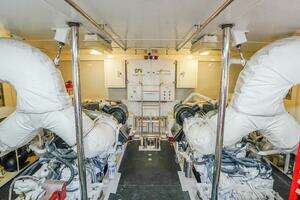 2004 Lazzara Yachts 80 SL thumbnail 67