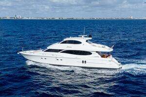 2004 Lazzara Yachts 80 SL thumbnail 2