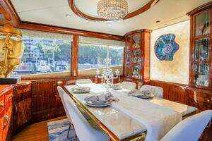 2004 Lazzara Yachts 80 SL thumbnail 25