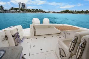 32ft Boston Whaler Yacht For Sale