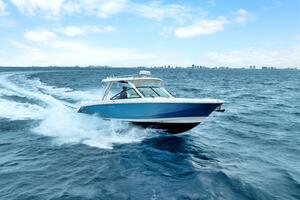 32ft Boston Whaler Yacht For Sale