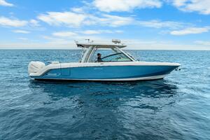 32ft Boston Whaler Yacht For Sale