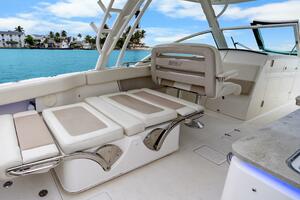 32ft Boston Whaler Yacht For Sale