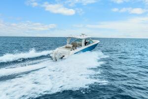 32ft Boston Whaler Yacht For Sale