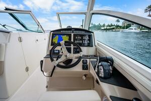 32ft Boston Whaler Yacht For Sale