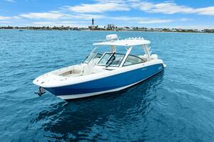 32ft Boston Whaler Yacht For Sale