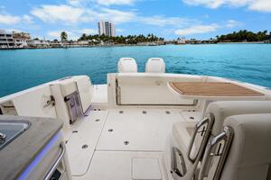 32ft Boston Whaler Yacht For Sale