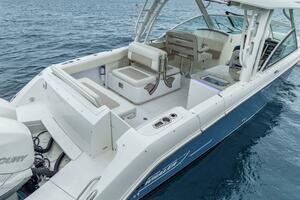 32ft Boston Whaler Yacht For Sale