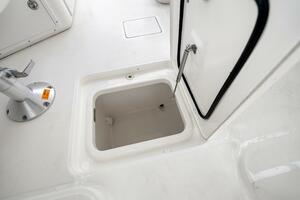 32ft Boston Whaler Yacht For Sale