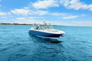 32ft Boston Whaler Yacht For Sale