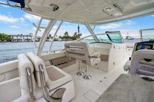 32ft Boston Whaler Yacht For Sale