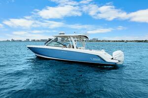 32ft Boston Whaler Yacht For Sale