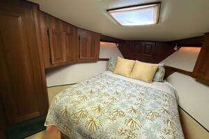 1989 Viking 45 Convertible thumbnail 30
