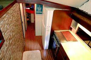 1984 Bertram 46 Convertible thumbnail 10