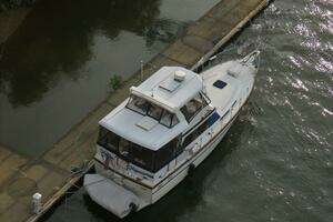 1987 President 41 Double Cabin Motor Yacht thumbnail 9