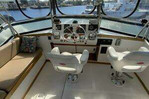 1987 President 41 Double Cabin Motor Yacht thumbnail 22