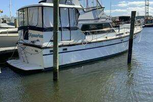 1987 President 41 Double Cabin Motor Yacht thumbnail 4