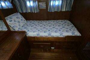 1987 President 41 Double Cabin Motor Yacht thumbnail 44