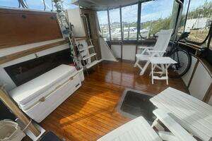 1987 President 41 Double Cabin Motor Yacht thumbnail 18
