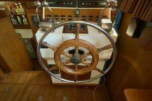 1987 President 41 Double Cabin Motor Yacht thumbnail 32