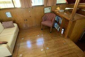 1987 President 41 Double Cabin Motor Yacht thumbnail 35