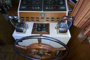 1987 President 41 Double Cabin Motor Yacht thumbnail 30