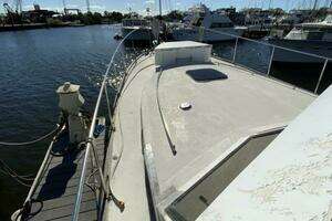 1987 President 41 Double Cabin Motor Yacht thumbnail 83