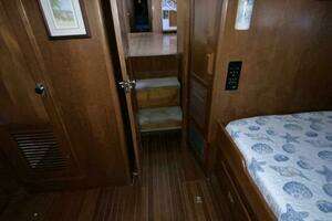 1987 President 41 Double Cabin Motor Yacht thumbnail 43
