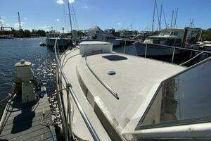 1987 President 41 Double Cabin Motor Yacht thumbnail 13
