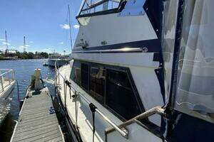 1987 President 41 Double Cabin Motor Yacht thumbnail 12